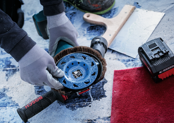 Object #200557590: 7425288_APP_CLOSE_7 Bosch abrasive brush wheel for surface preparation.